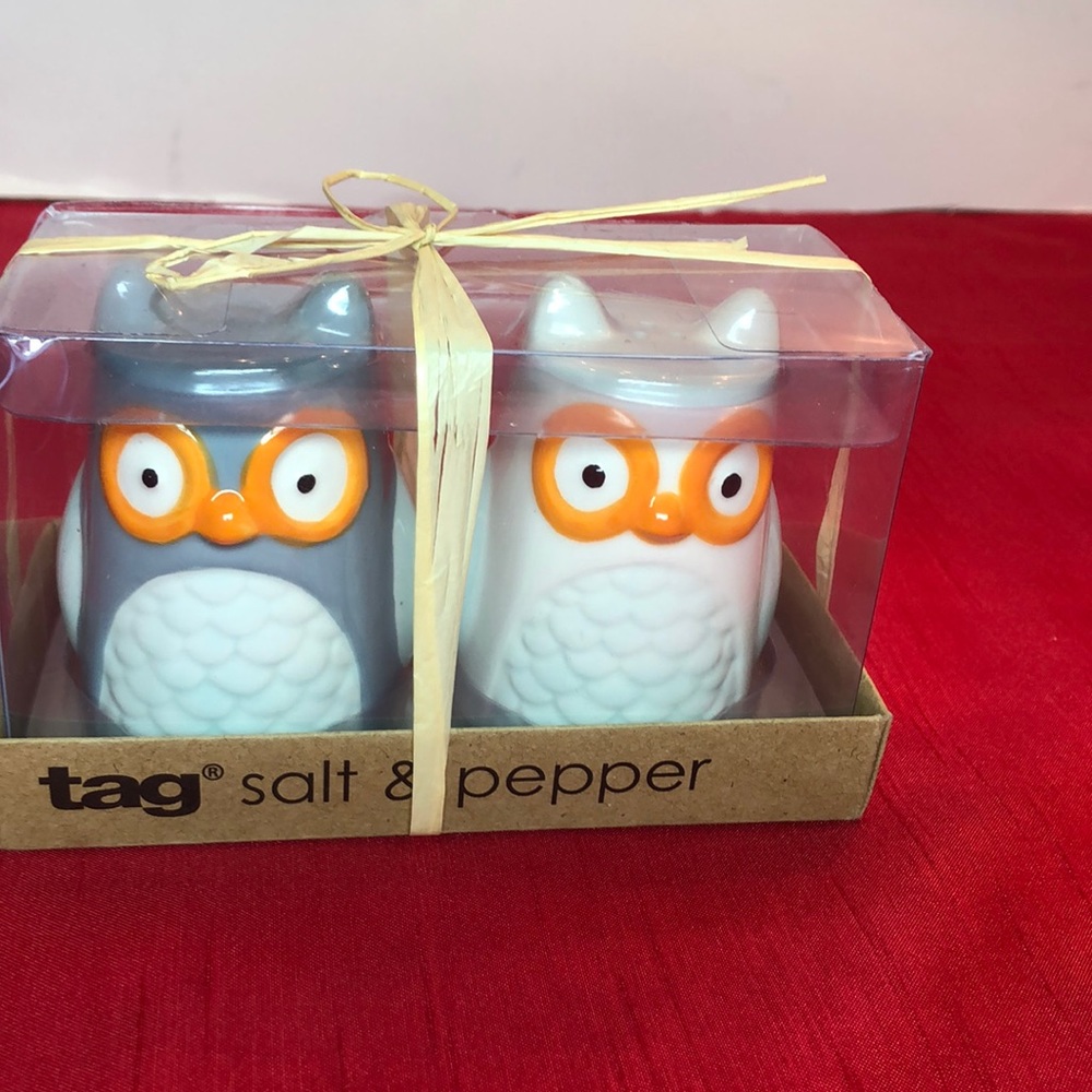 TAG Salt & Pepper shakers